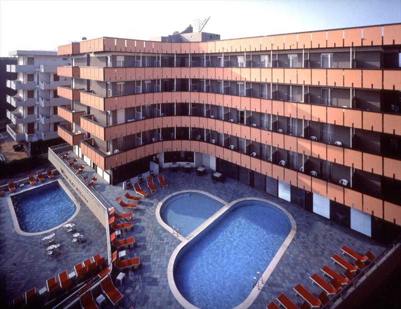 hotel waldorf1.jpg