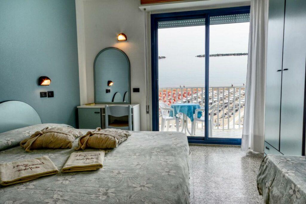 hotel-royal-cesenatico-camera