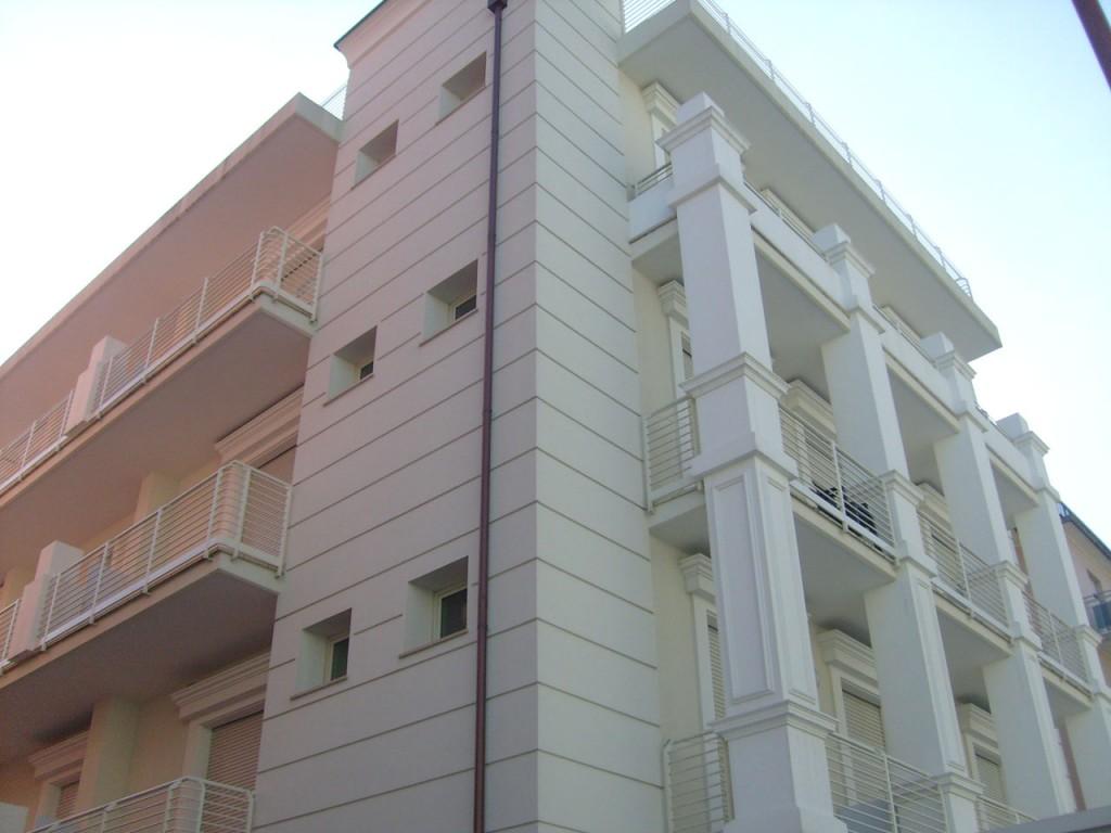 hotel-sissi-rivazzurra-esterno-hotel