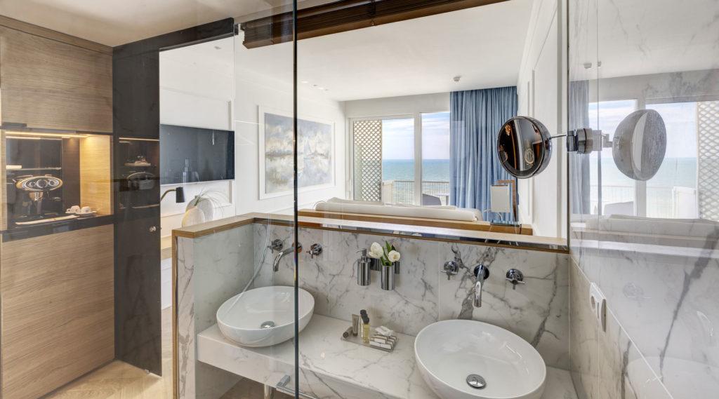 hotel-abner-s-riccione-4-stelle-bagno-in-camera