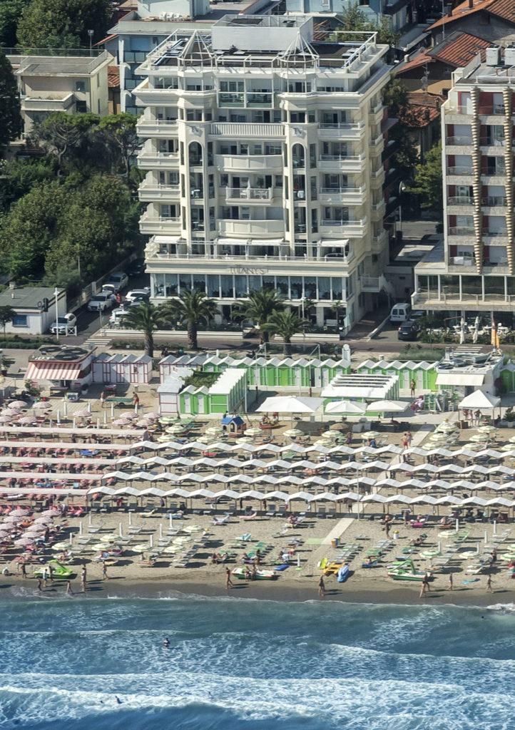 spiaggia-hotel-tiffanys