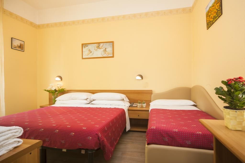 hotel-festival-camera-tripla