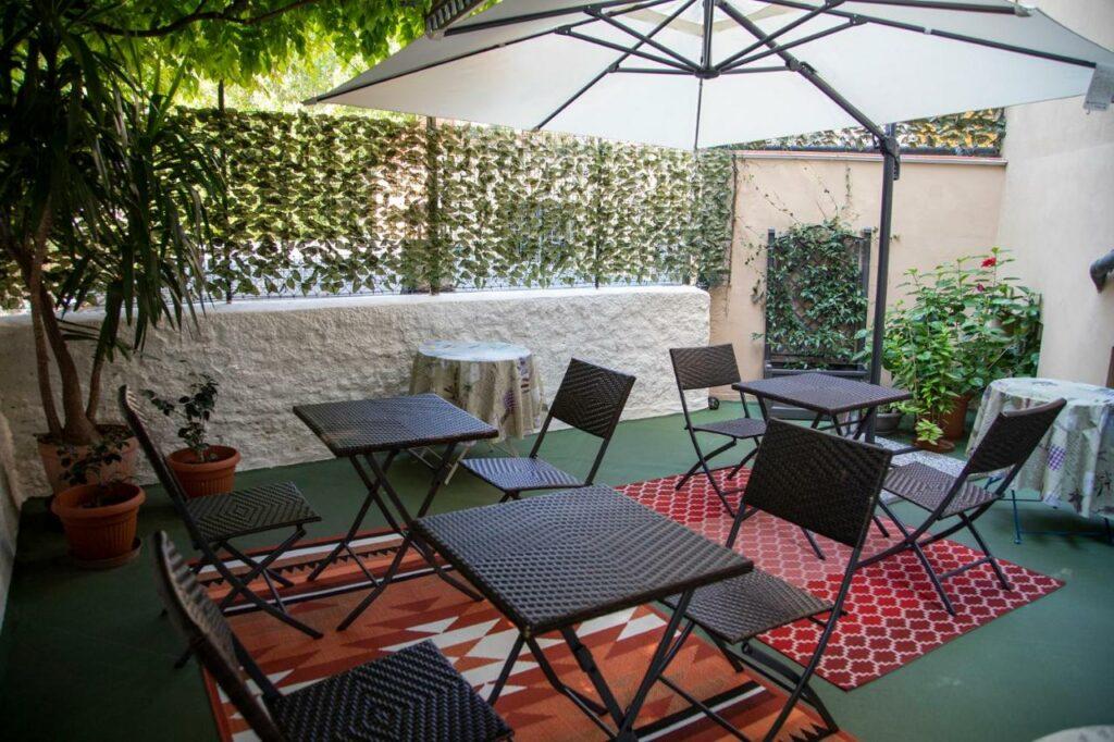 bb-propyls-of-san-jimmy-garden