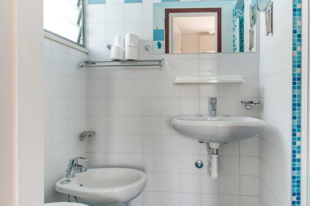 hotelvillamadana-bagno