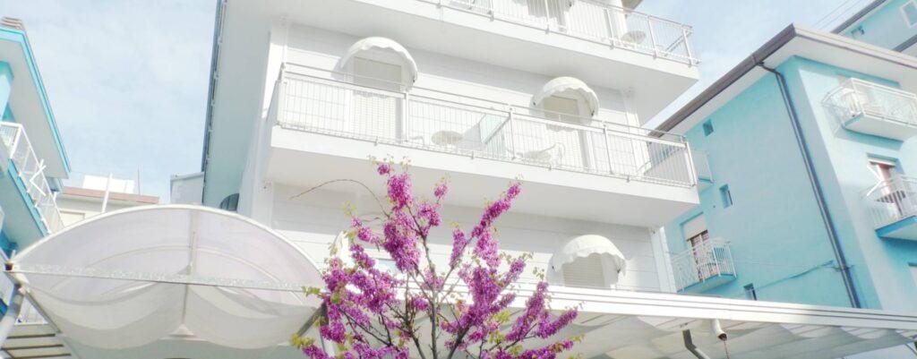 hotelvillamadana-exterior