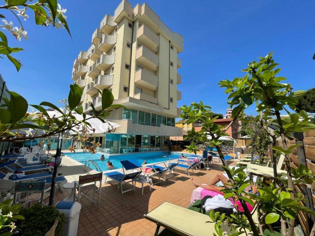 hotelapogeo-marinacentre1