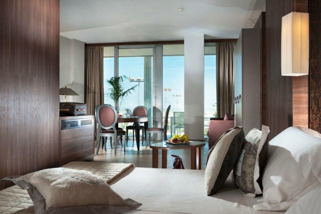 Waldorf Suite Hotel