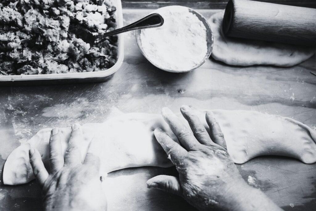 Die Azdora: Säule des Herdes, Königin der Küche, Seele der Romagna