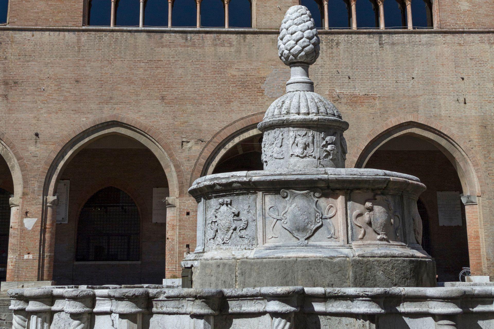 La Fontana della Pigna di Rimini: tra storia, arte e leggenda