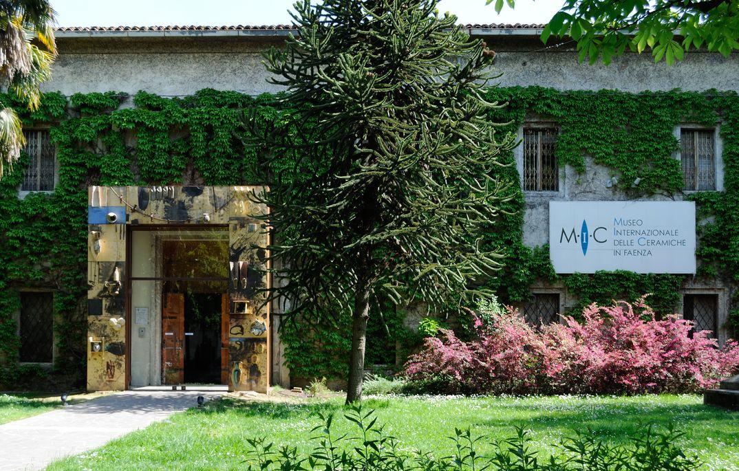 Museo Internazionale delle Ceramiche in Faenza (MIC). Il tempio mondiale della ceramica