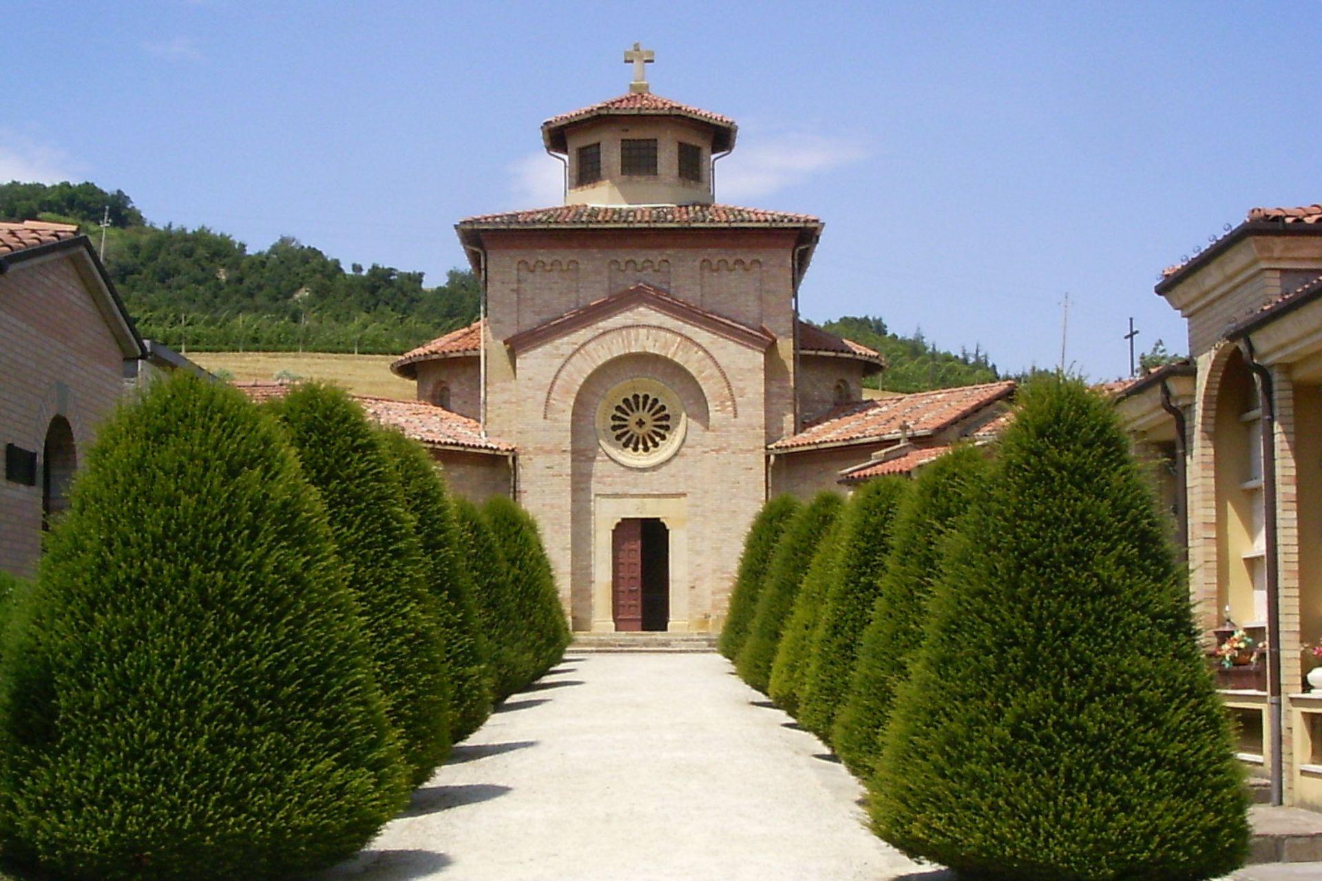 Predappio: identità e paesaggio tra vigneti, castelli e memoria storica