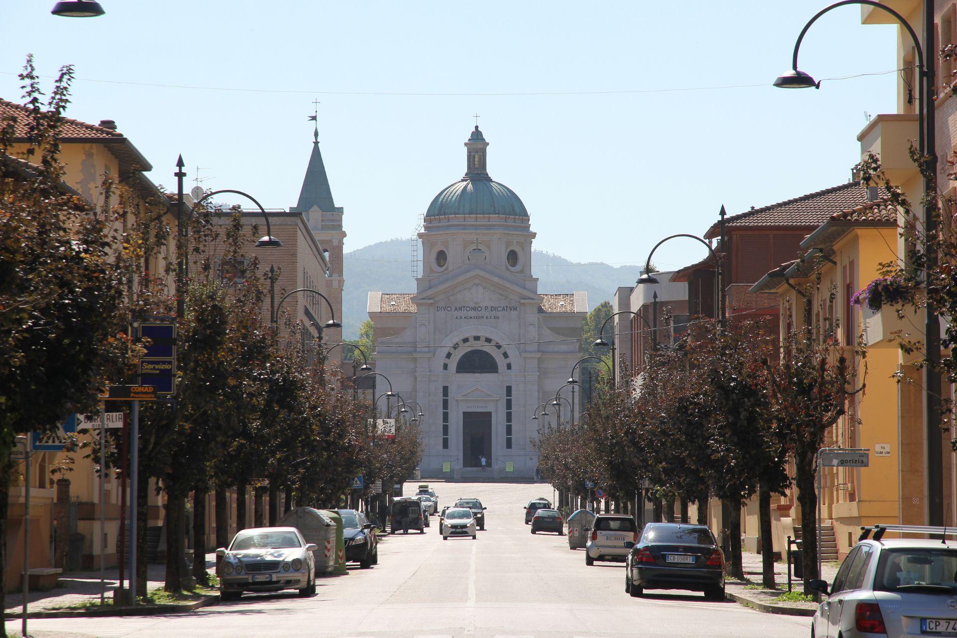 Predappio: identità e paesaggio tra vigneti, castelli e memoria storica