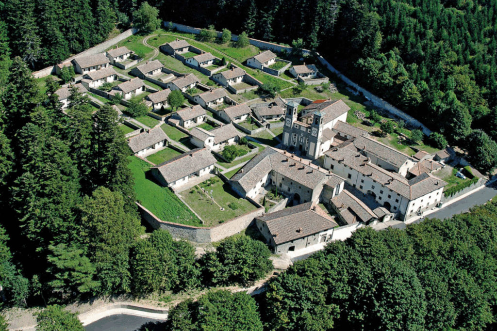 Da Rimini a Camaldoli: una gita tra natura, silenzio e spiritualità